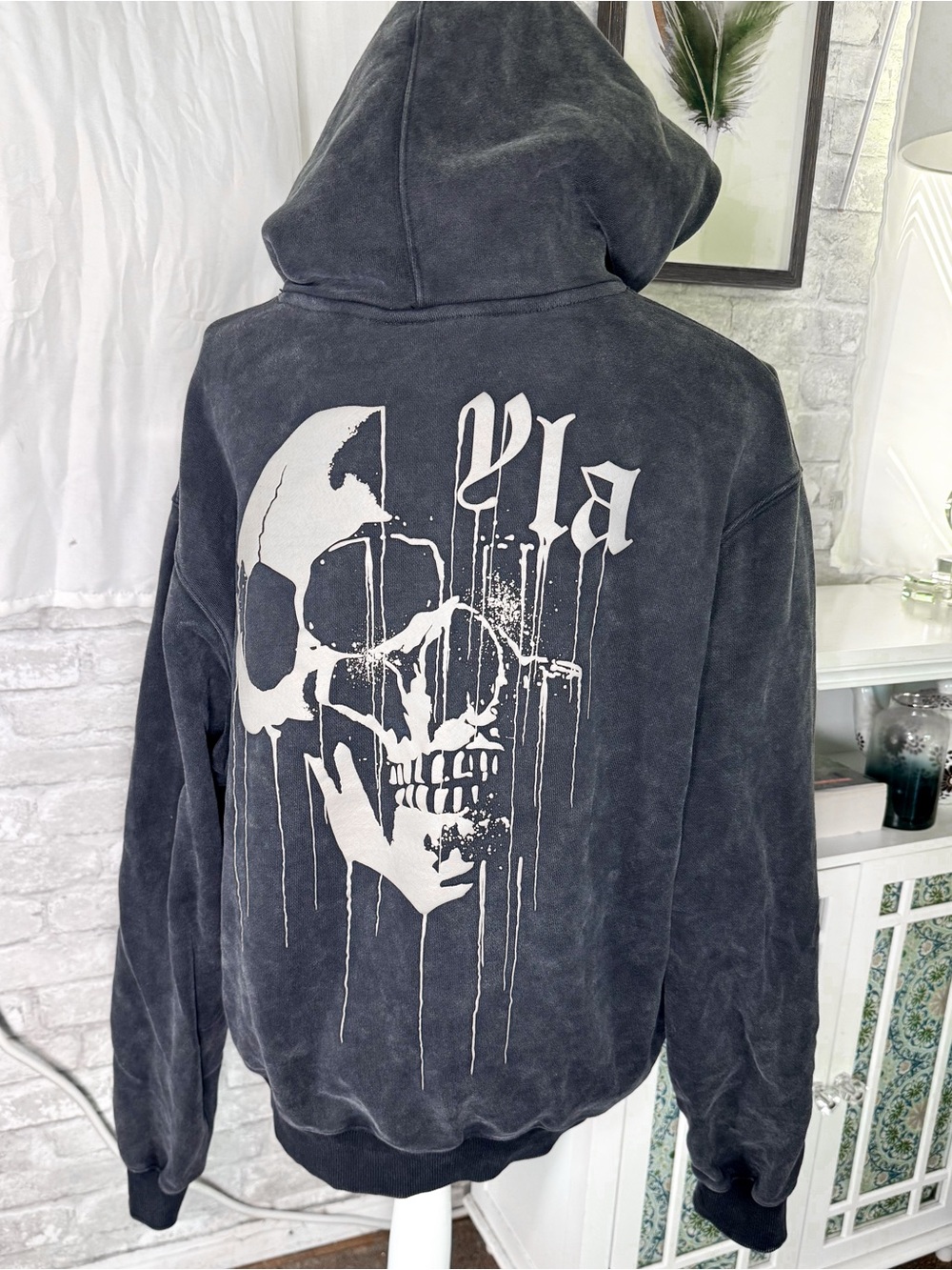 YoungLA 551 Men’s Medium Washed Black Skull Graphic Oversized Hoodie M